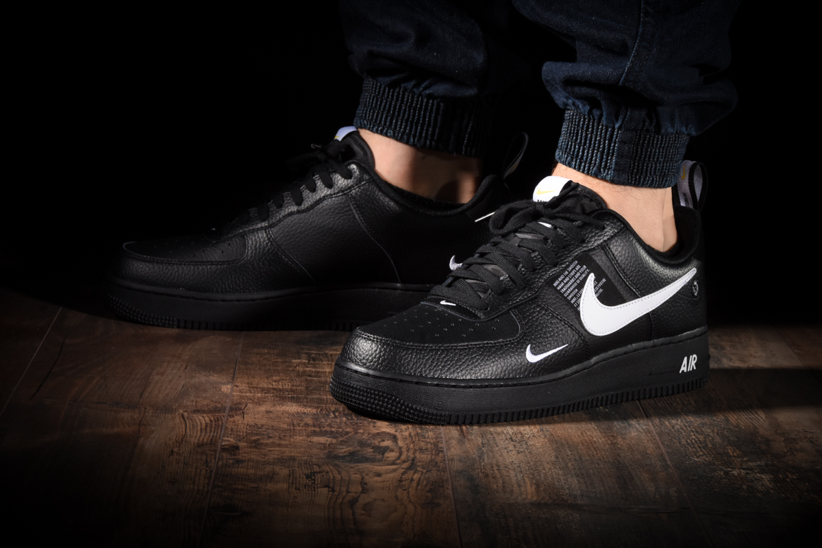 Nike air force 1 utility black green online