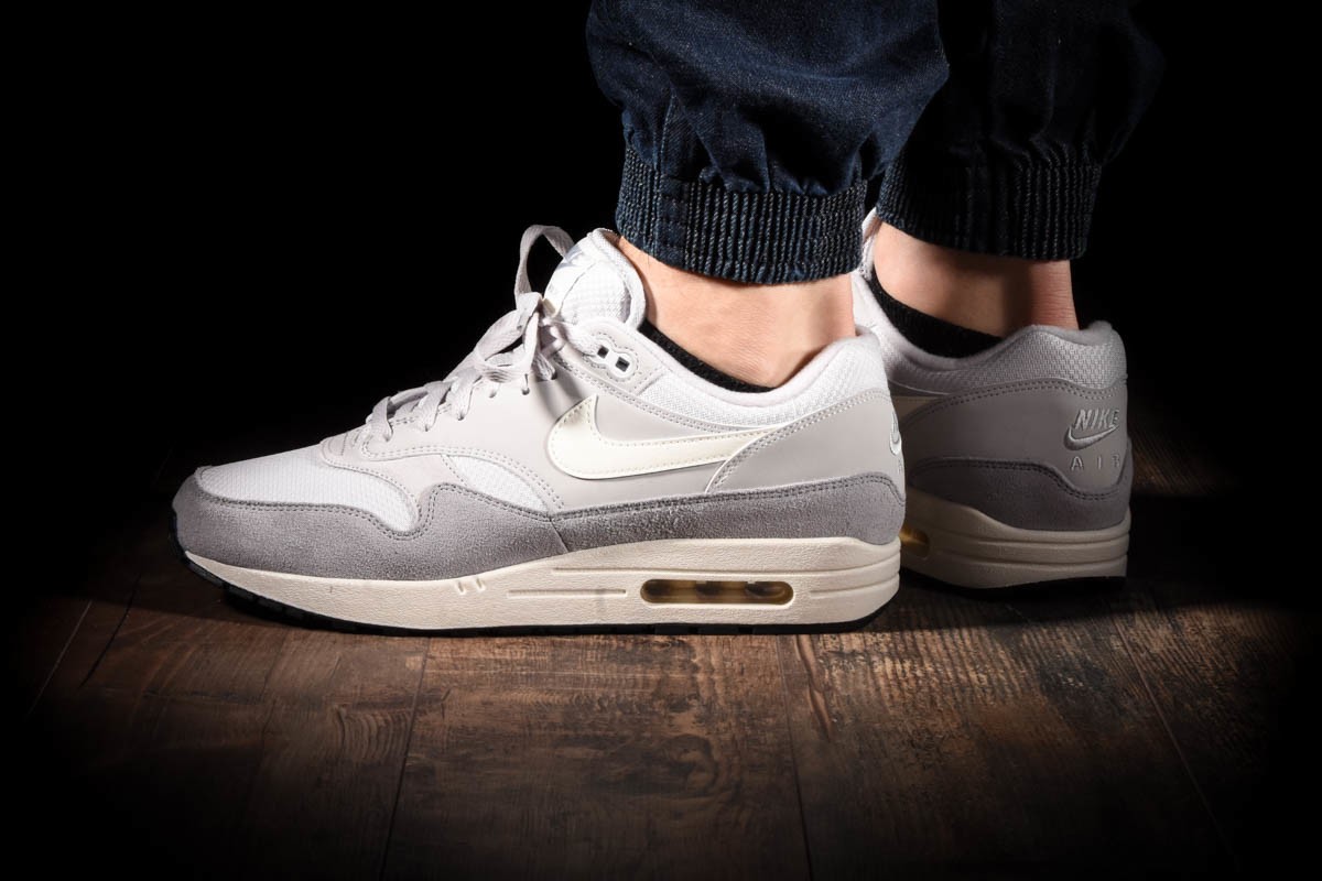 NIKE AIR MAX 1 for £100.00 