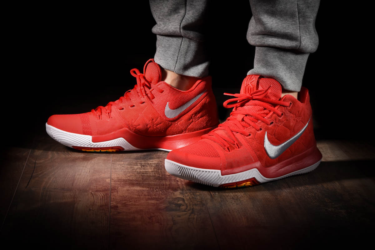 NIKE KYRIE 3 RED SUEDE pour 115 00 kicksmaniac