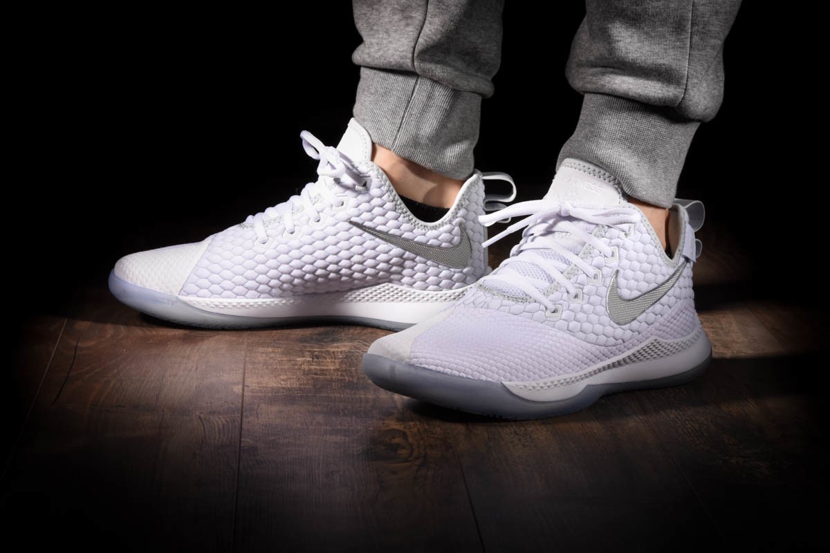 NIKE LEBRON WITNESS III WHITE CHROME