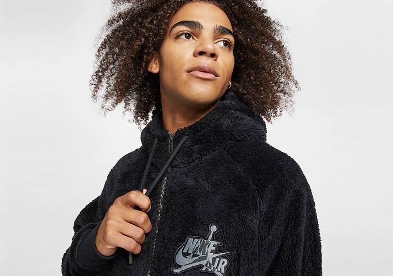 NIKE AIR JORDAN WINGS SHERPA SOLID FULL-ZIP HOODIE BLACK