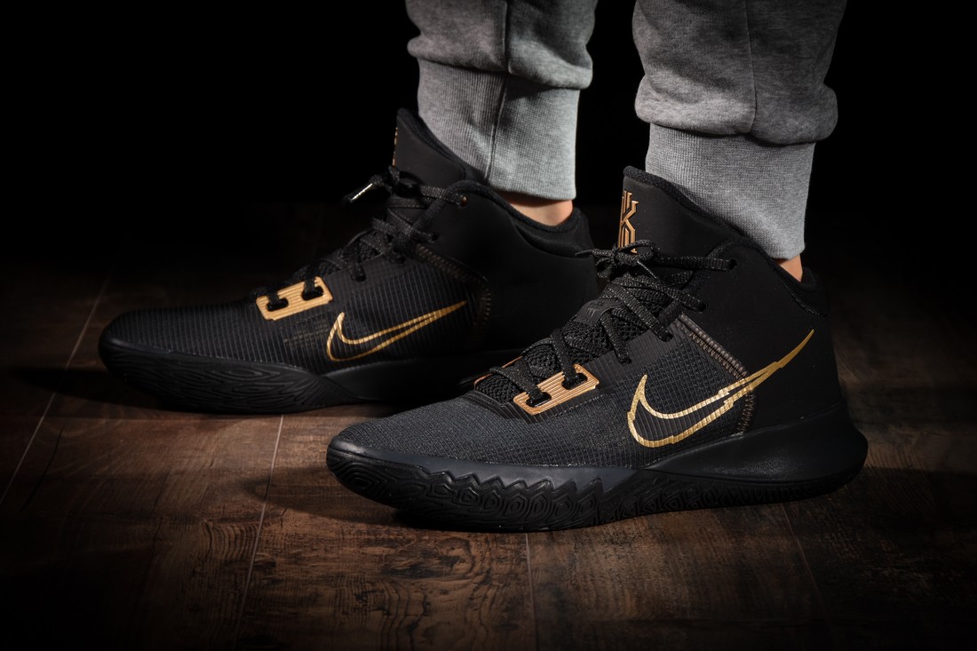 NIKE KYRIE FLYTRAP 4 BLACK METALLIC GOLD