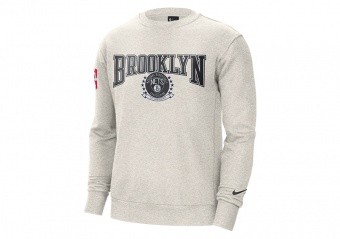 NIKE NBA BROOKLYN NETS FLEECE COURTSIDE 75 CREWNECK BIRCH HEATHER