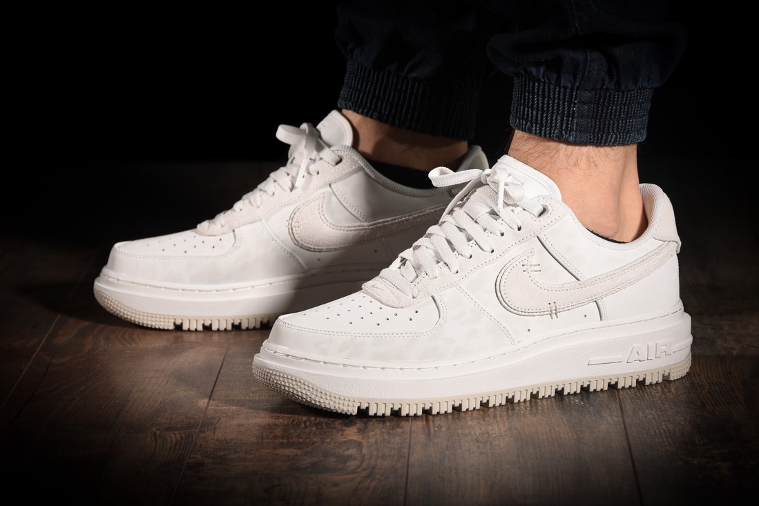 NIKE AIR FORCE 1 LOW LUXE LIGHT BONE