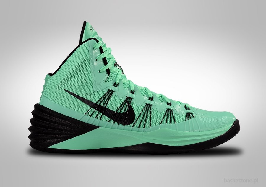 mint green nike basketball shoes